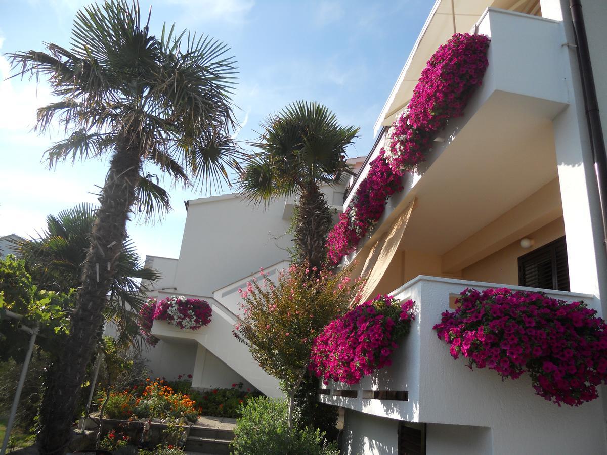 Apartments Mihalic I Baška Exteriör bild