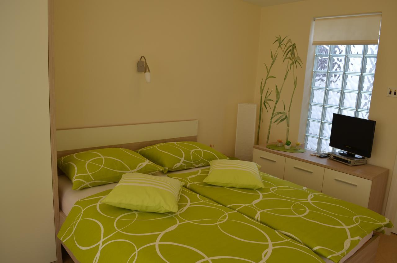 Apartments Mihalic I Baška Exteriör bild